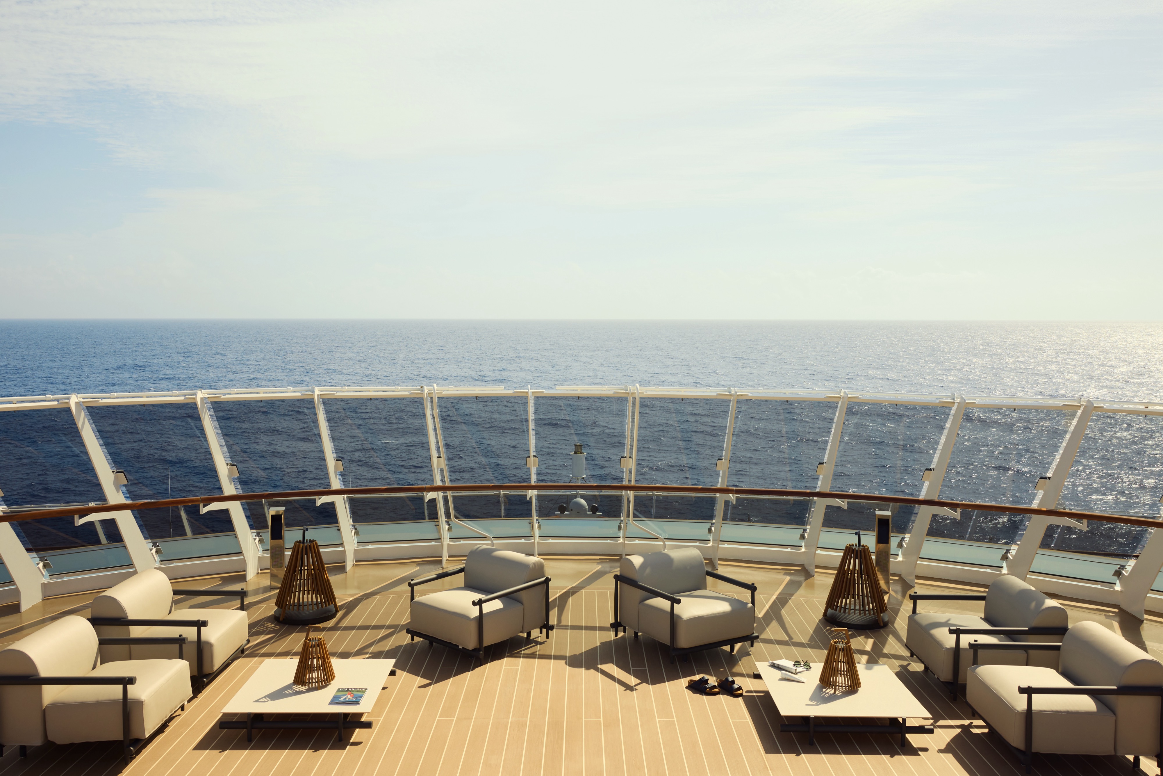 EXPLORA I - Helios Pool & Bar